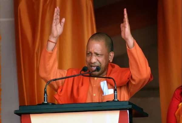 जिनके घरों से 200 करोड़ मिल रहे, वो पहले की सरकार में जनता से लूटा हुआ धन : योगी